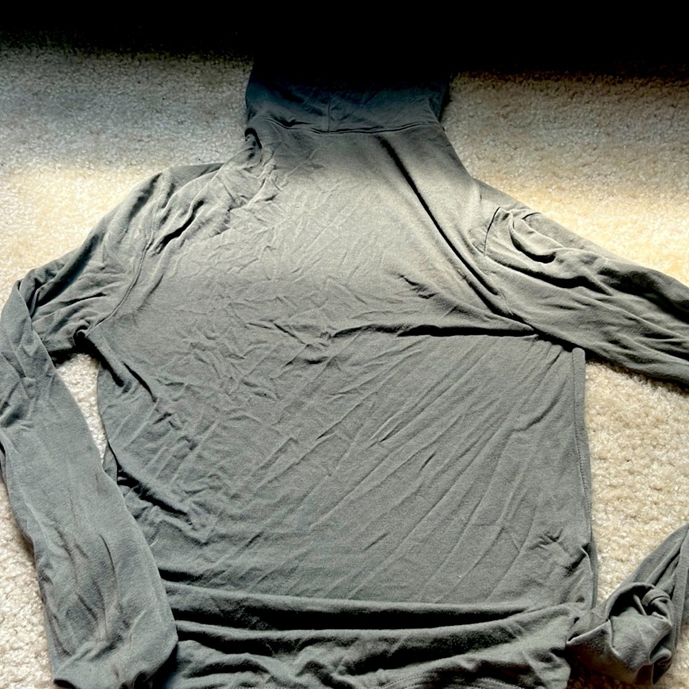 Divided, size 0 forest green turtle neck.